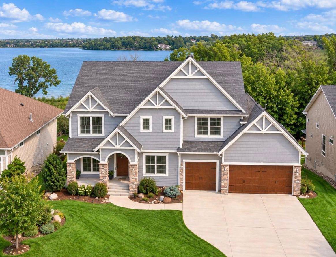 2444 Woods DR, Victoria, MN 55386