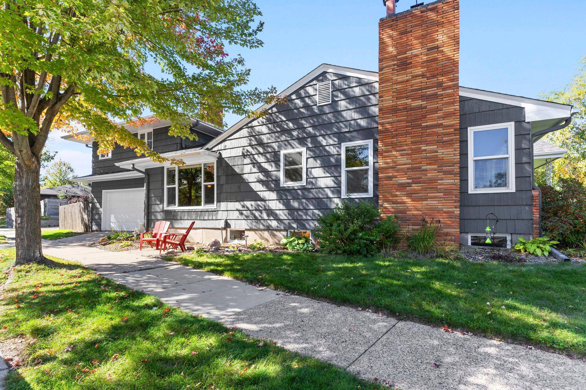 2001 W 61st ST, Minneapolis, MN 55419