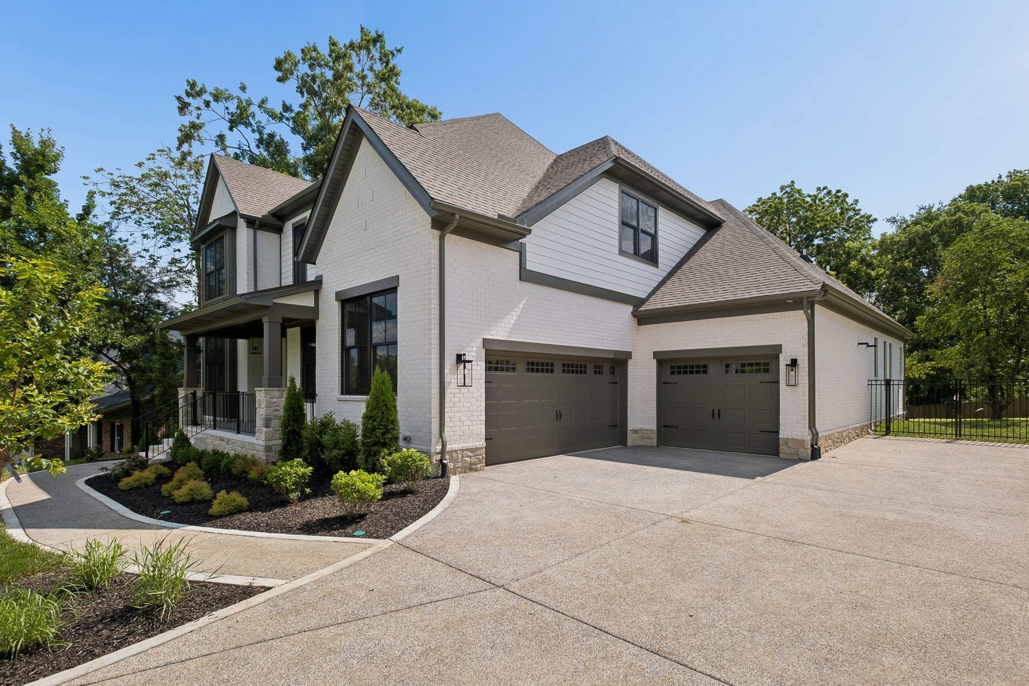 2808 White Oak Dr, Nashville, TN 37215