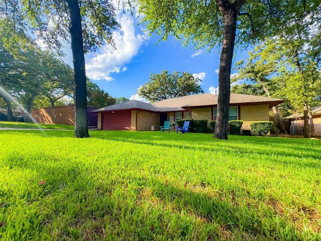 4805 Bonneville Drive, Arlington, TX 76016