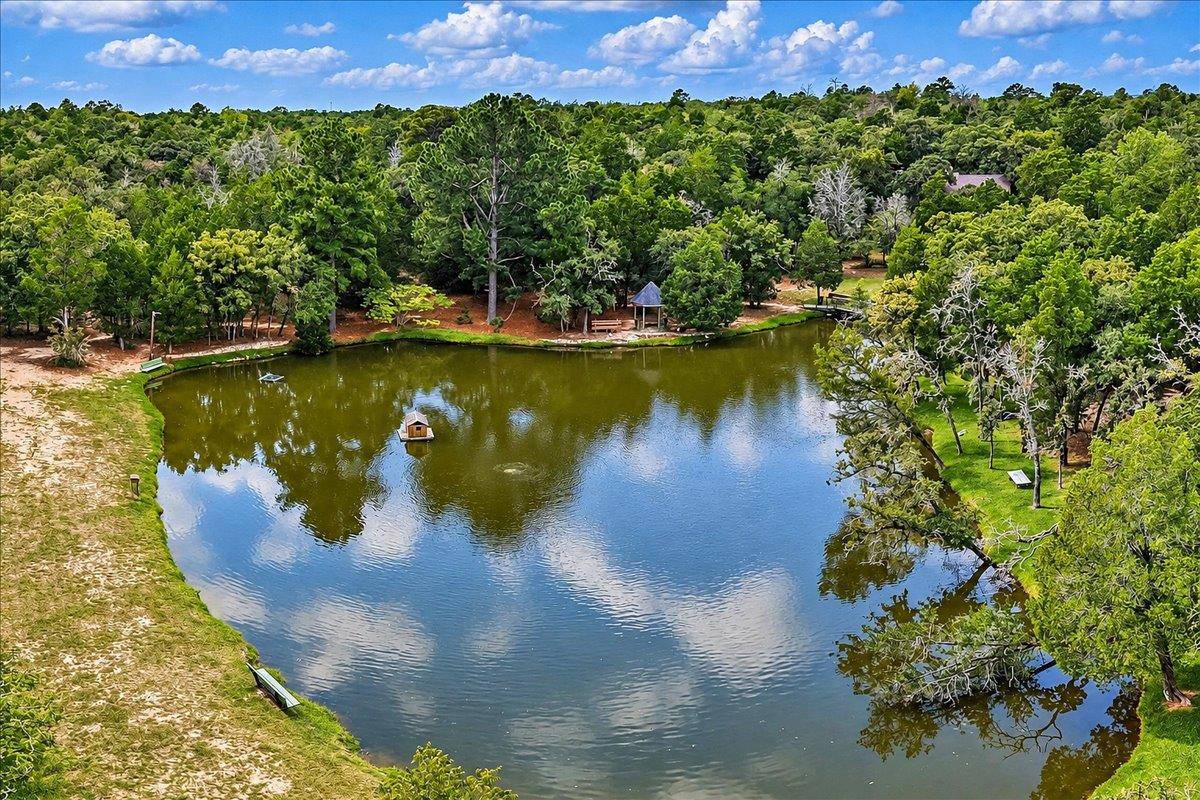 111 Post Oak DR, Elgin, TX 78621