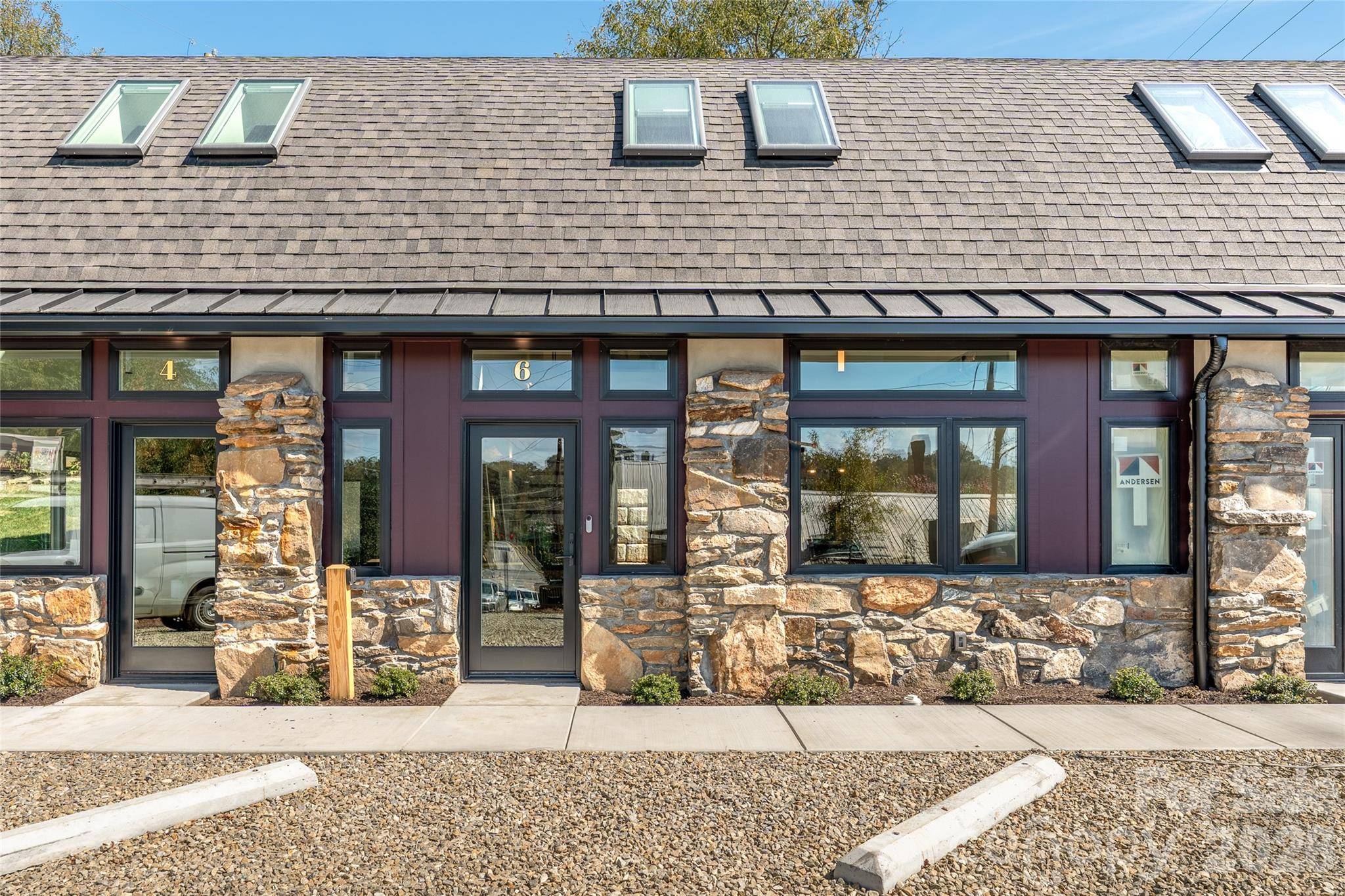6 Roberts ST, Asheville, NC 28801