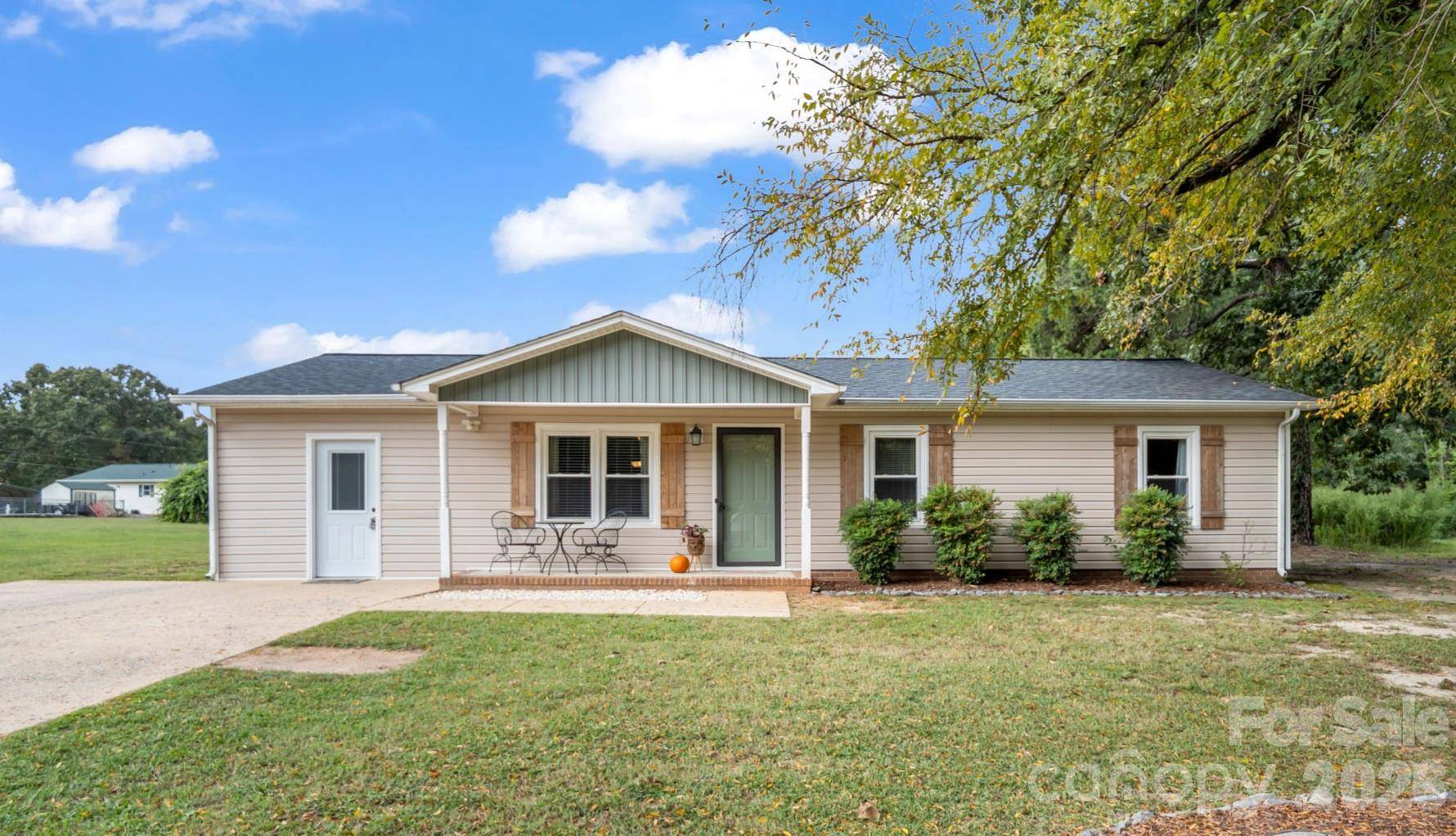 112 Roseborough RD, Grover, NC 28073