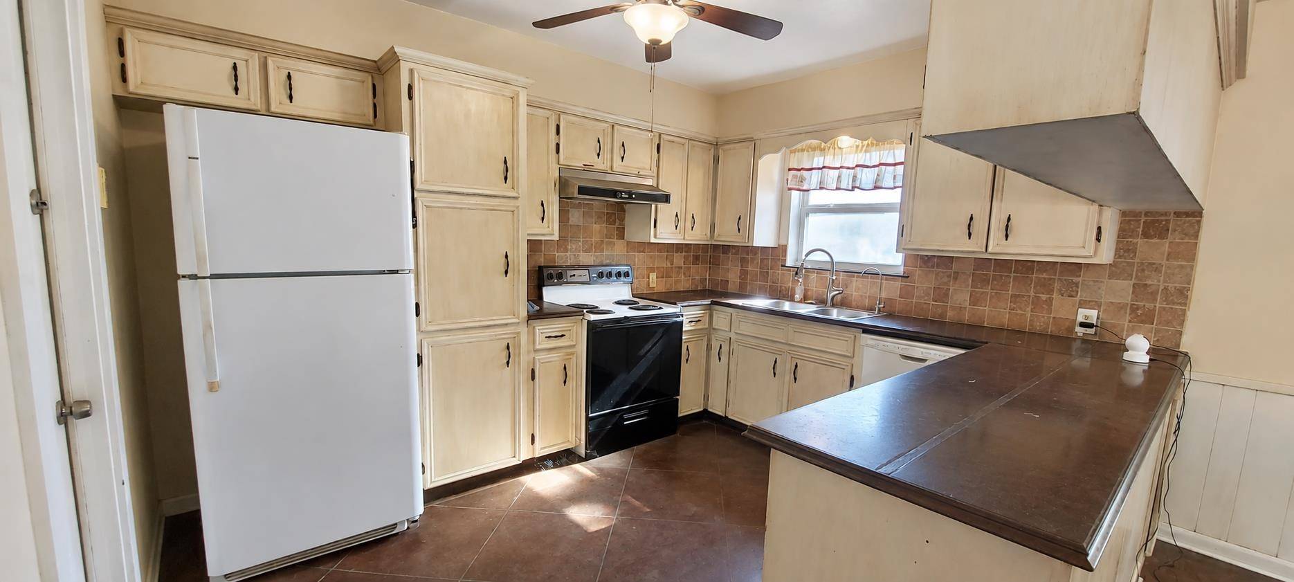 1505 Sunset Dr, Marble Falls, TX 78654