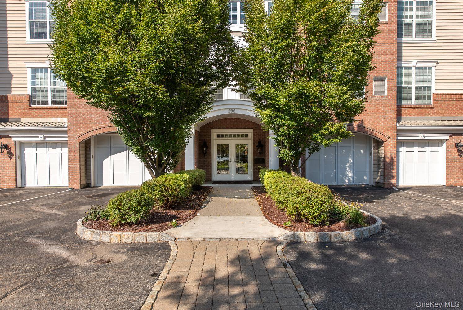 231 Regency DR, Fishkill, NY 12524