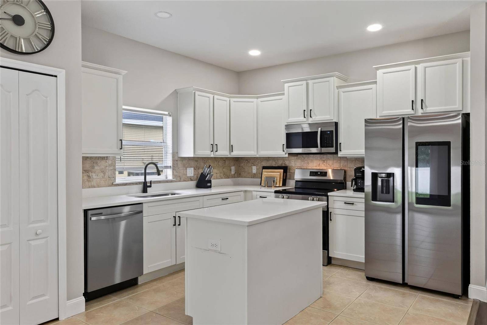 2729 WALDEN WOODS DR, Plant City, FL 33566