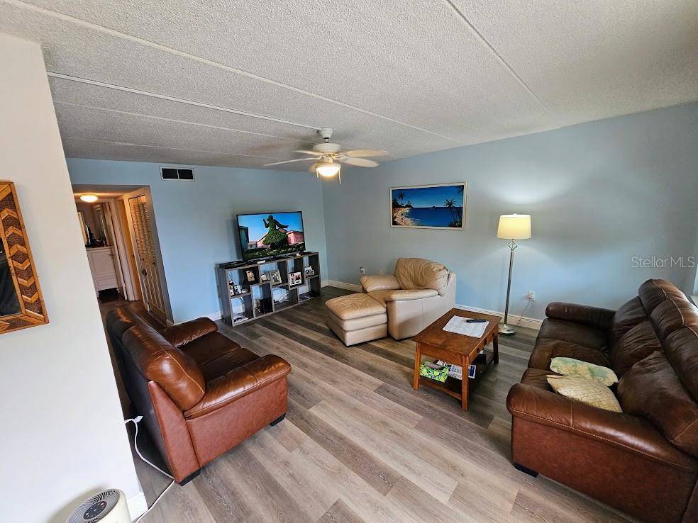 11620 PARK BLVD #303, Seminole, FL 33772