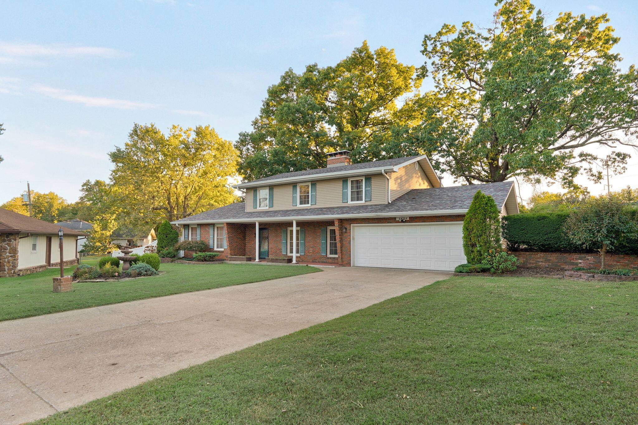 3438 E Carol DR, Springfield, MO 65809