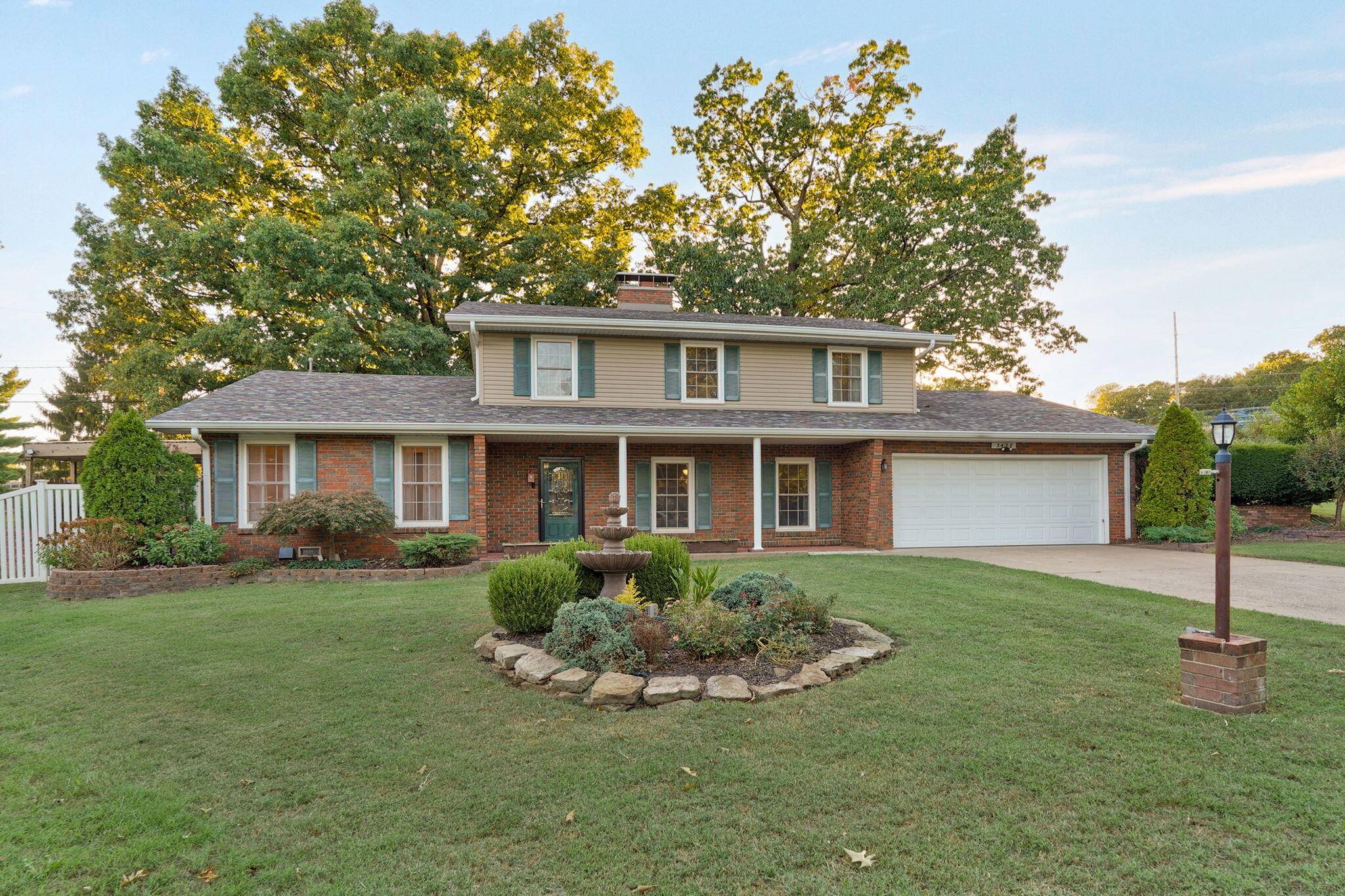 3438 E Carol DR, Springfield, MO 65809