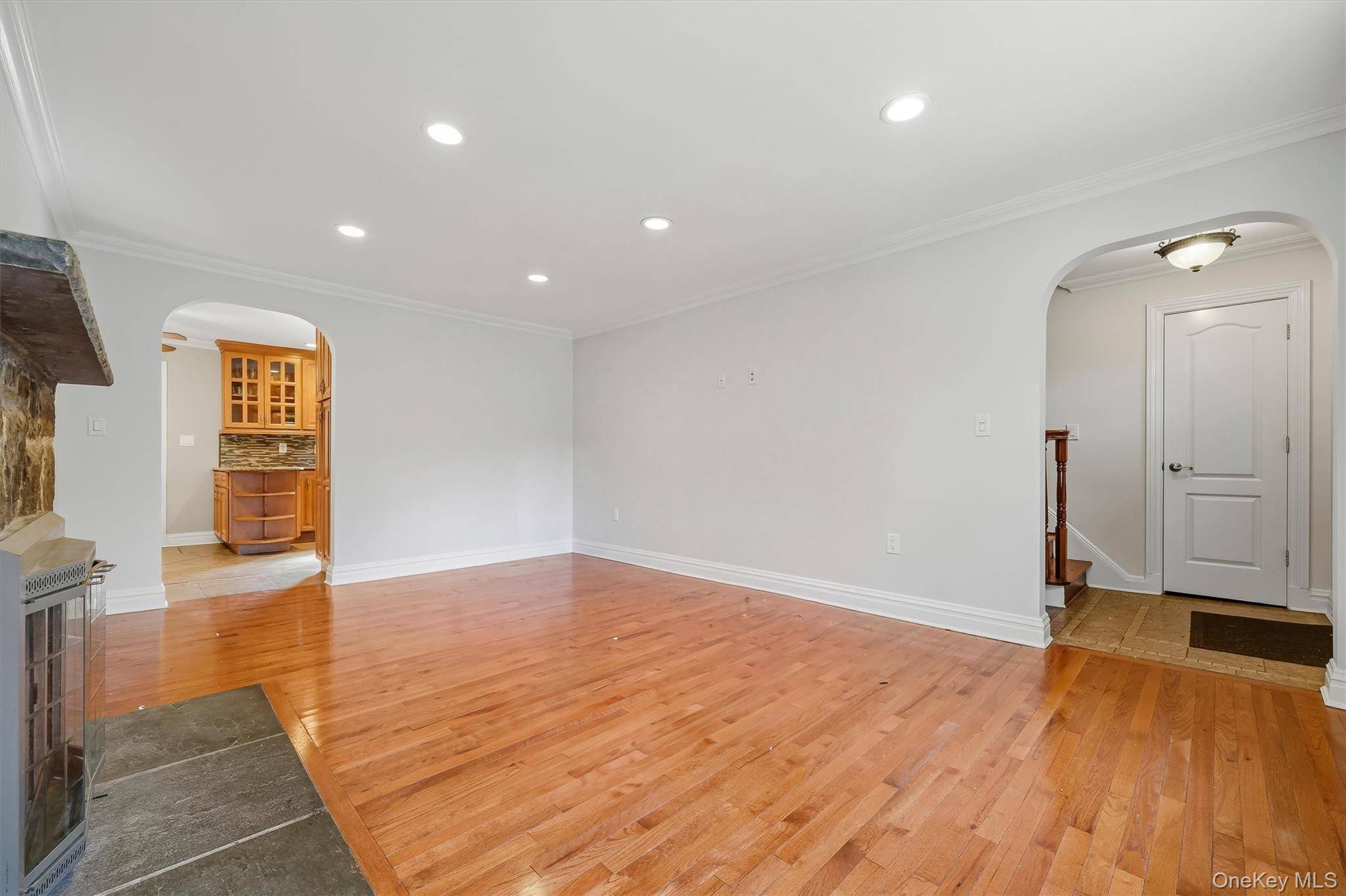 26 Custer AVE, Yonkers, NY 10701