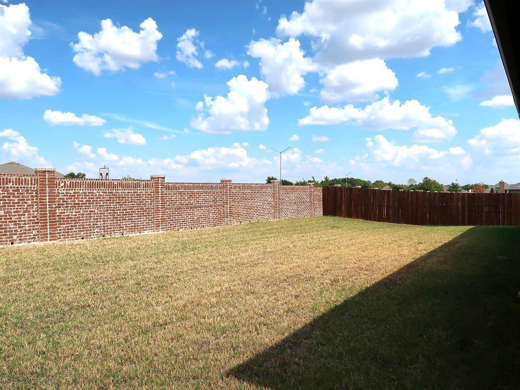 1310 Tophill Drive, Cedar Hill, TX 75104