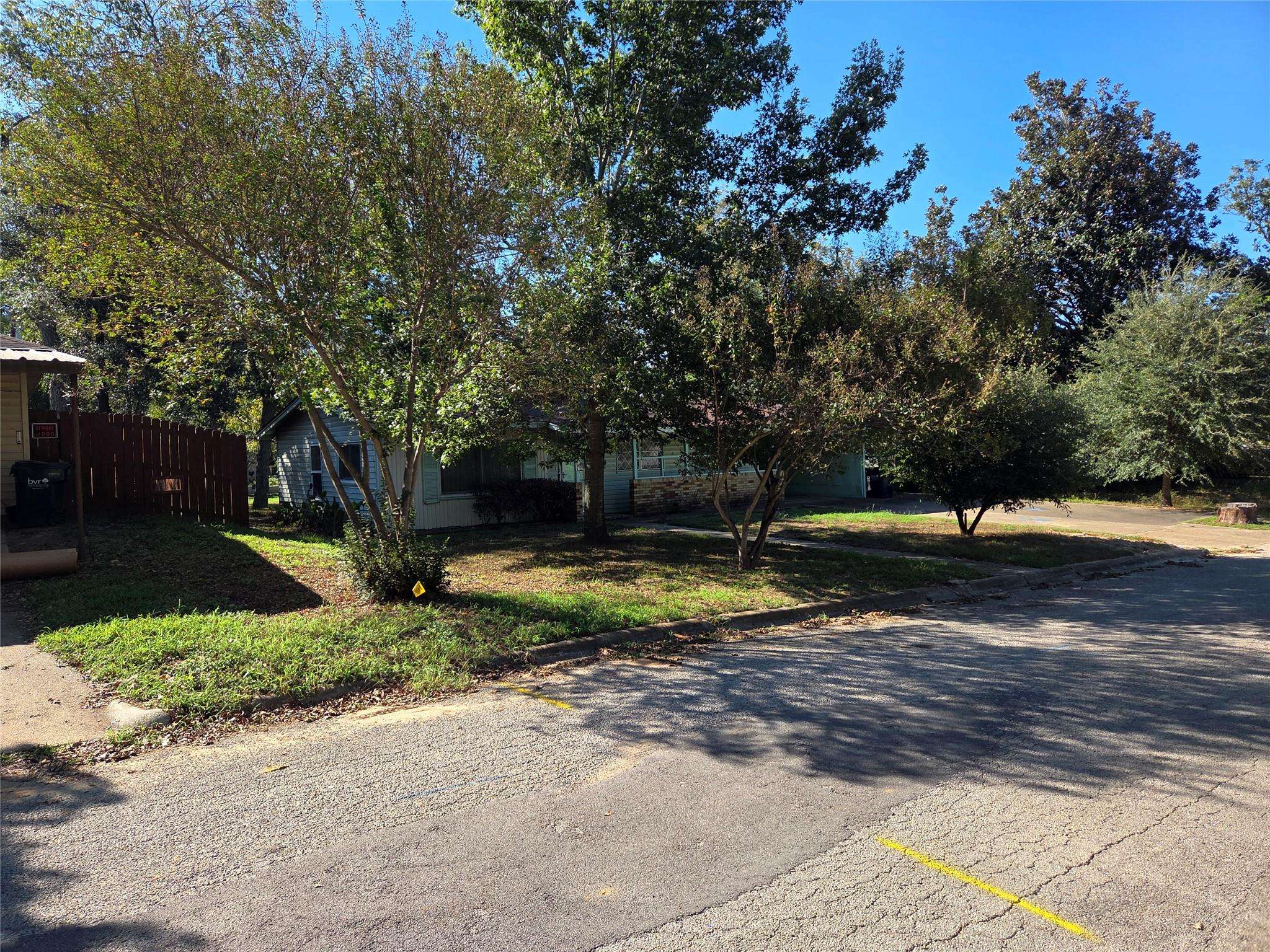 403 Hazel ST, Rockdale, TX 76567