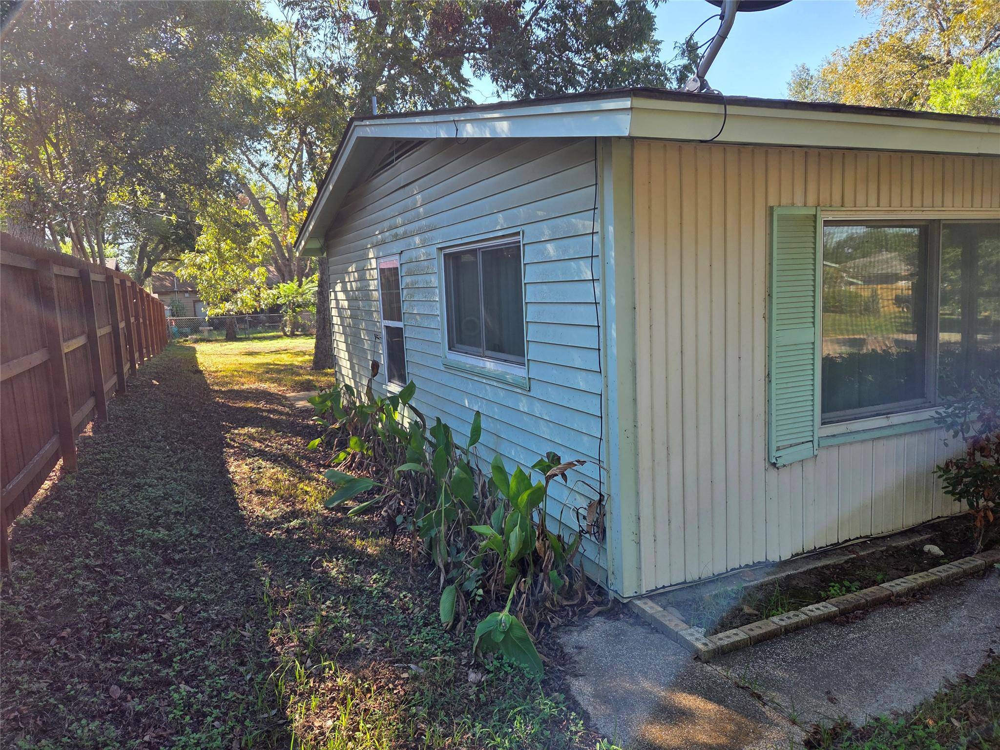 403 Hazel ST, Rockdale, TX 76567