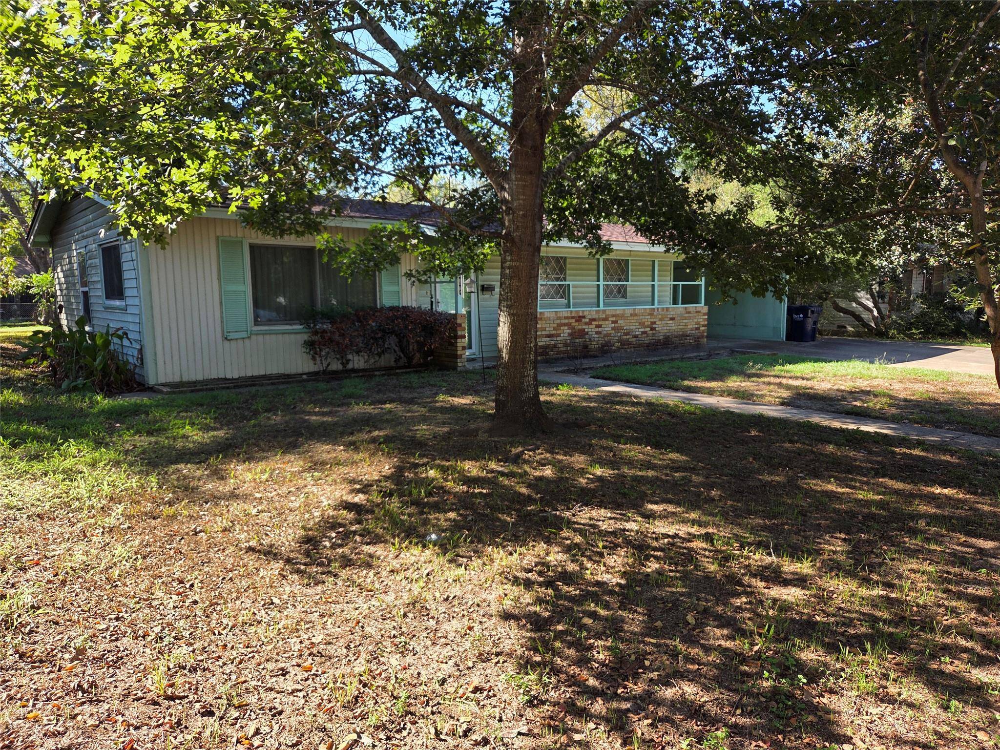 403 Hazel ST, Rockdale, TX 76567