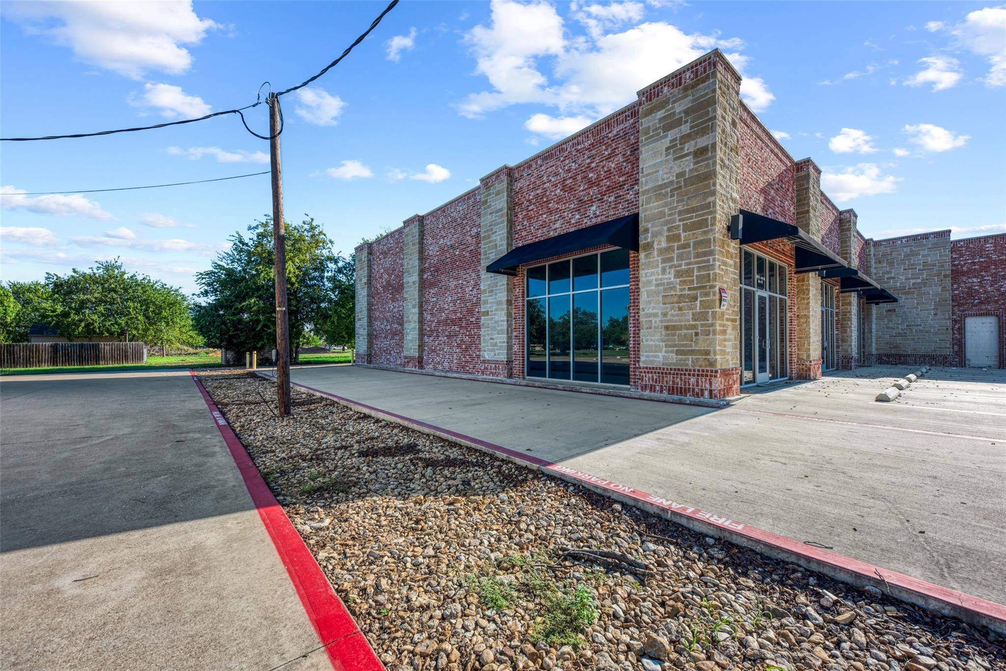 1009 E 4th ST #C, D, E, Lampasas, TX 76550