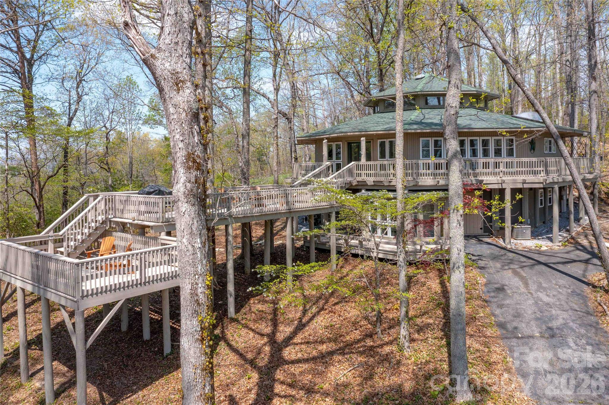 39 Tatham RD, Hendersonville, NC 28792