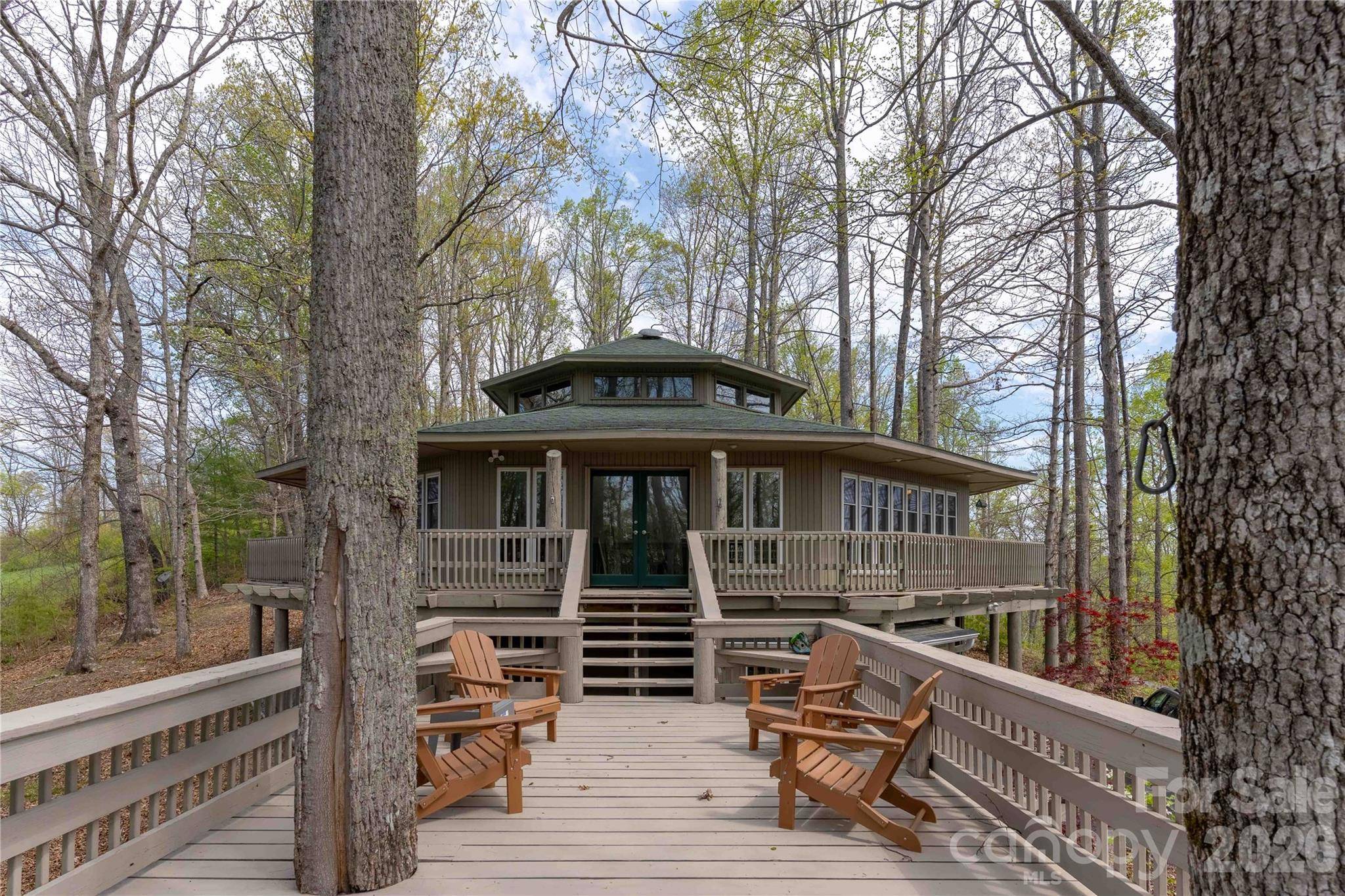 39 Tatham RD, Hendersonville, NC 28792