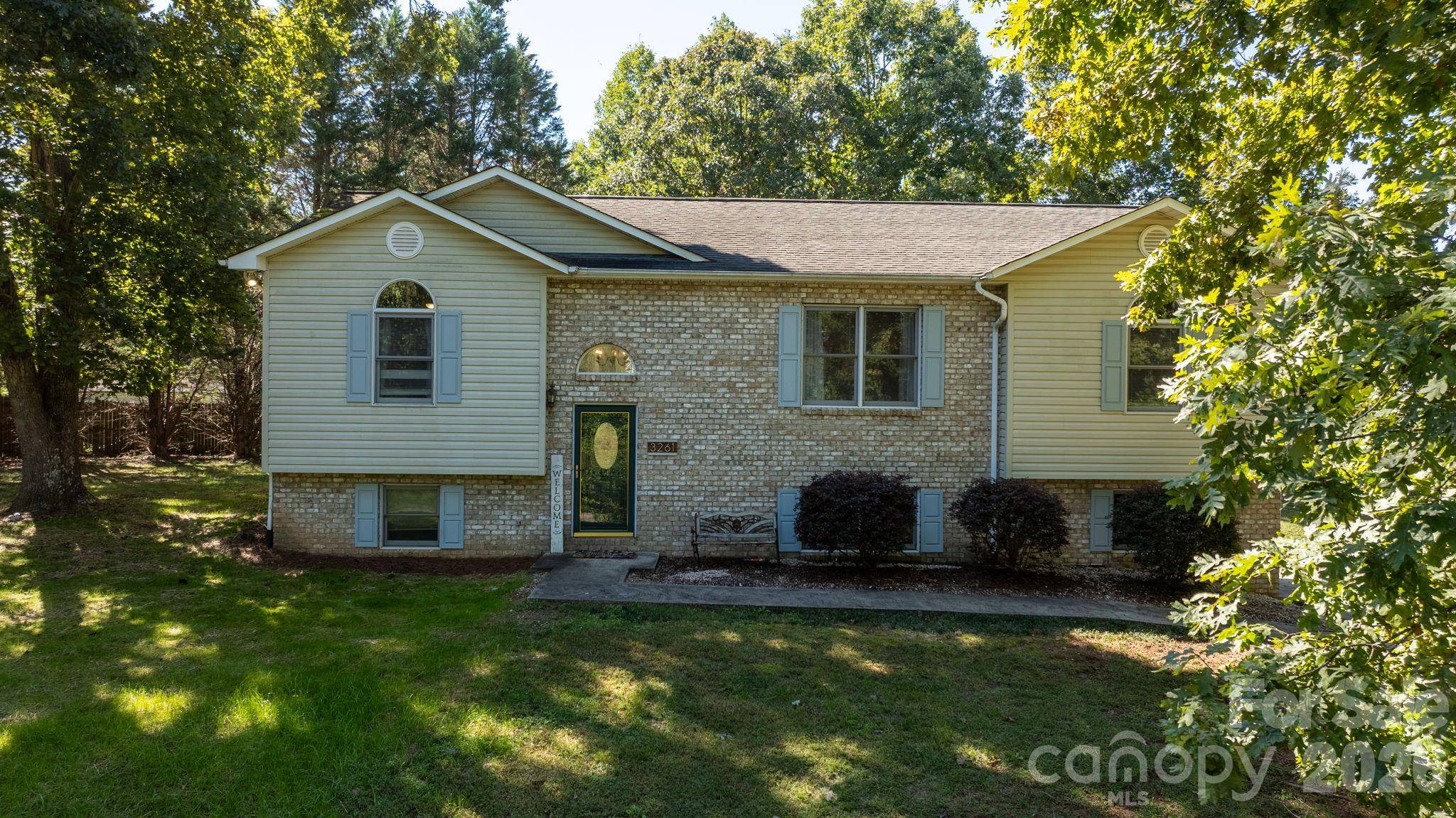 3261 Washington WAY, Hudson, NC 28638
