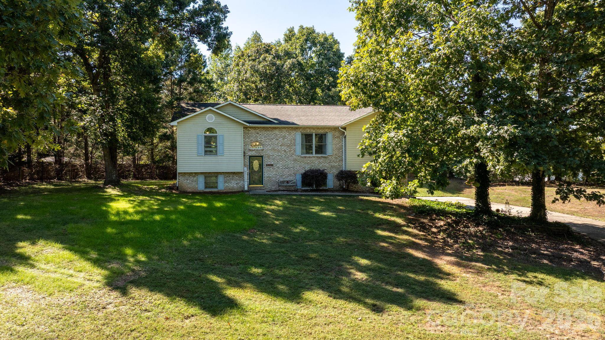 3261 Washington WAY, Hudson, NC 28638