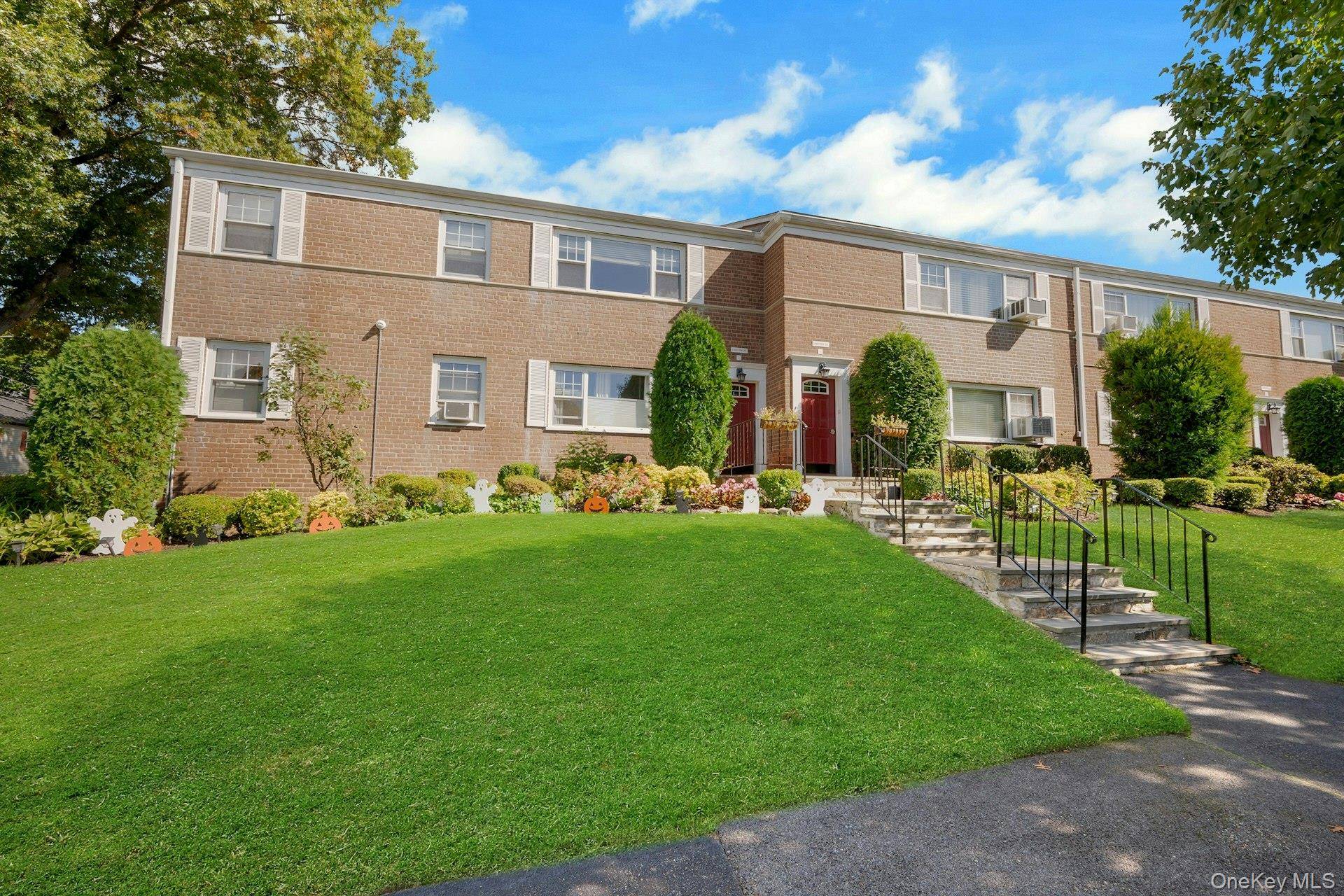 11 Westview AVE #1-1, White Plains, NY 10603