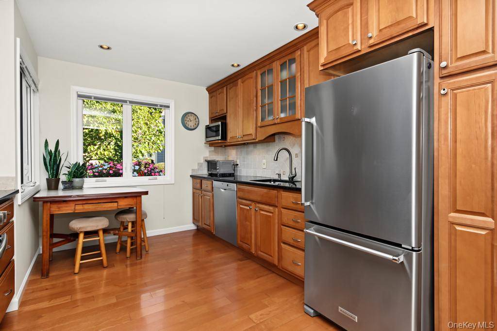 148 Fields LN, Peekskill, NY 10566