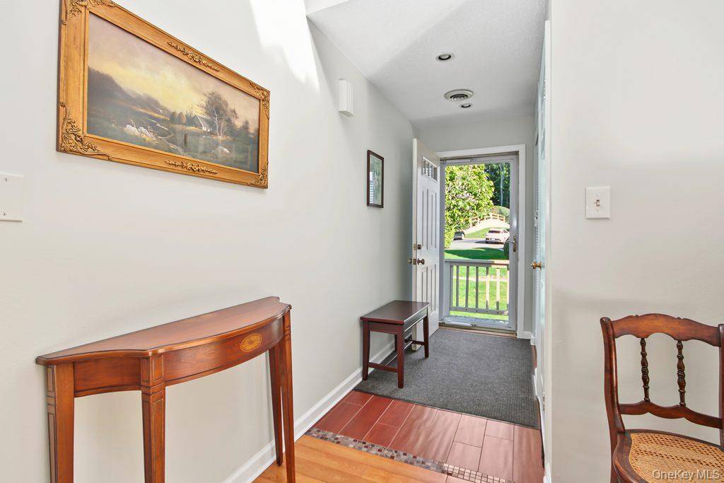 148 Fields LN, Peekskill, NY 10566