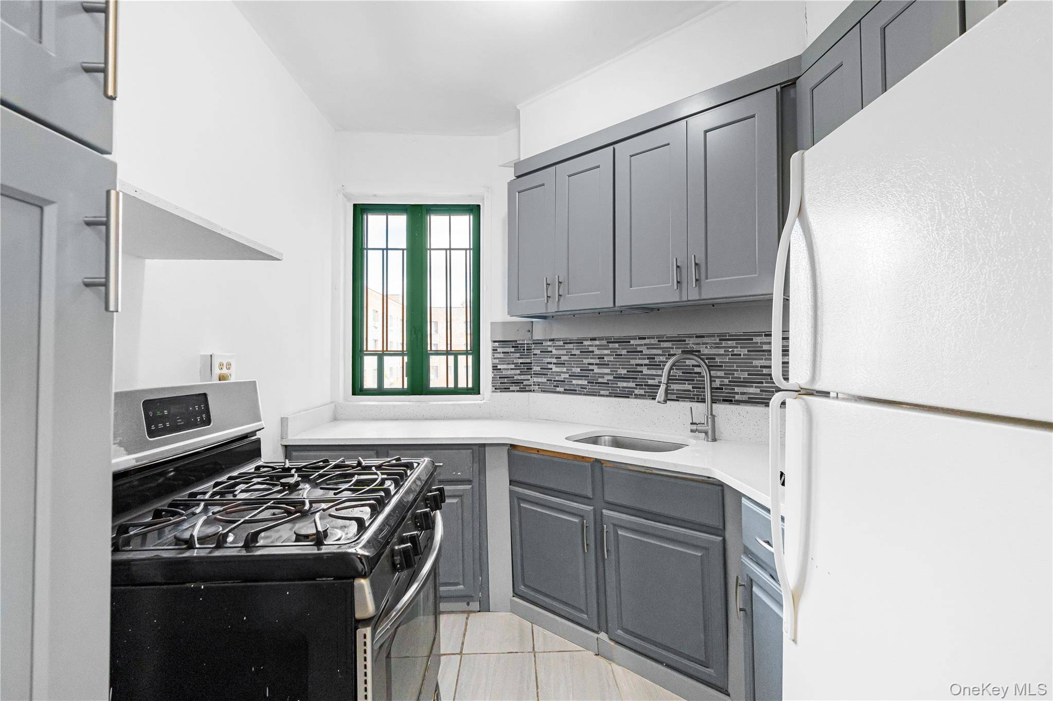 1946 E Tremont AVE #5H, Bronx, NY 10462
