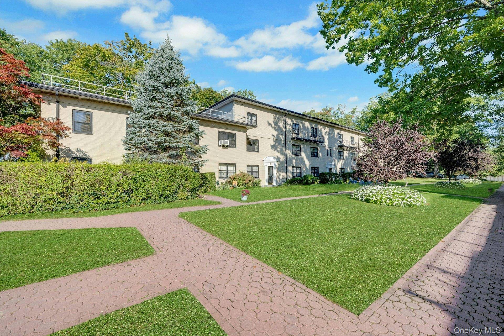 26 Manchester RD #2L, Eastchester, NY 10709