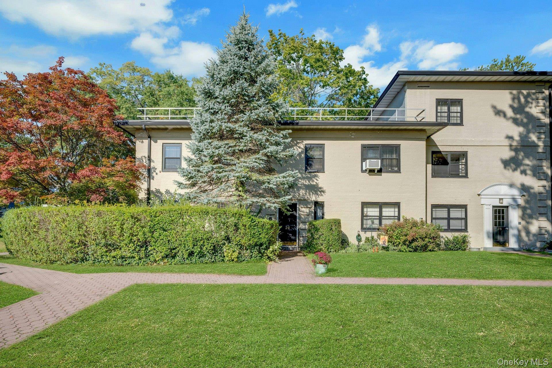 26 Manchester RD #2L, Eastchester, NY 10709