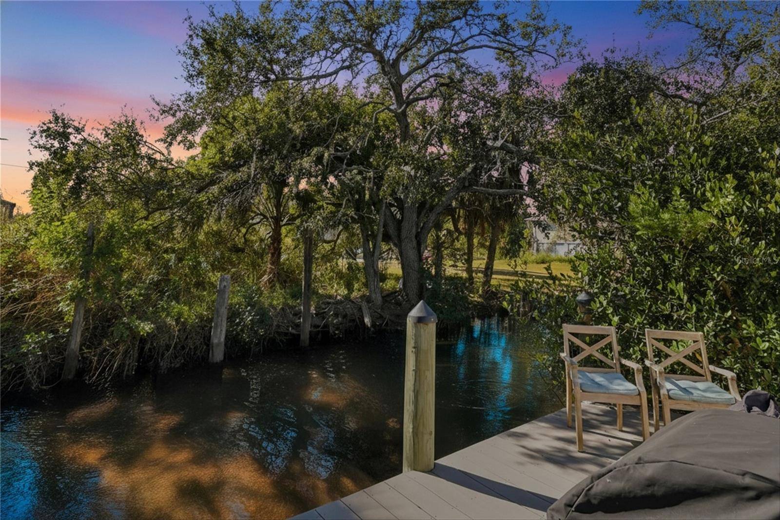 27 MICHIANA DR, Terra Ceia, FL 34250