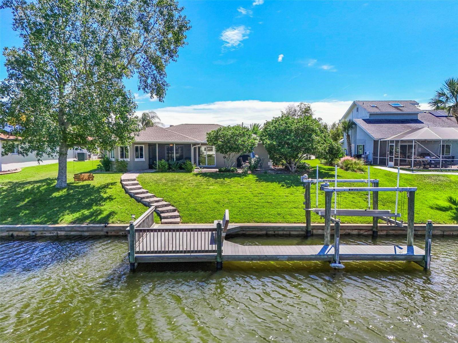 8 FLEMING CT, Palm Coast, FL 32137