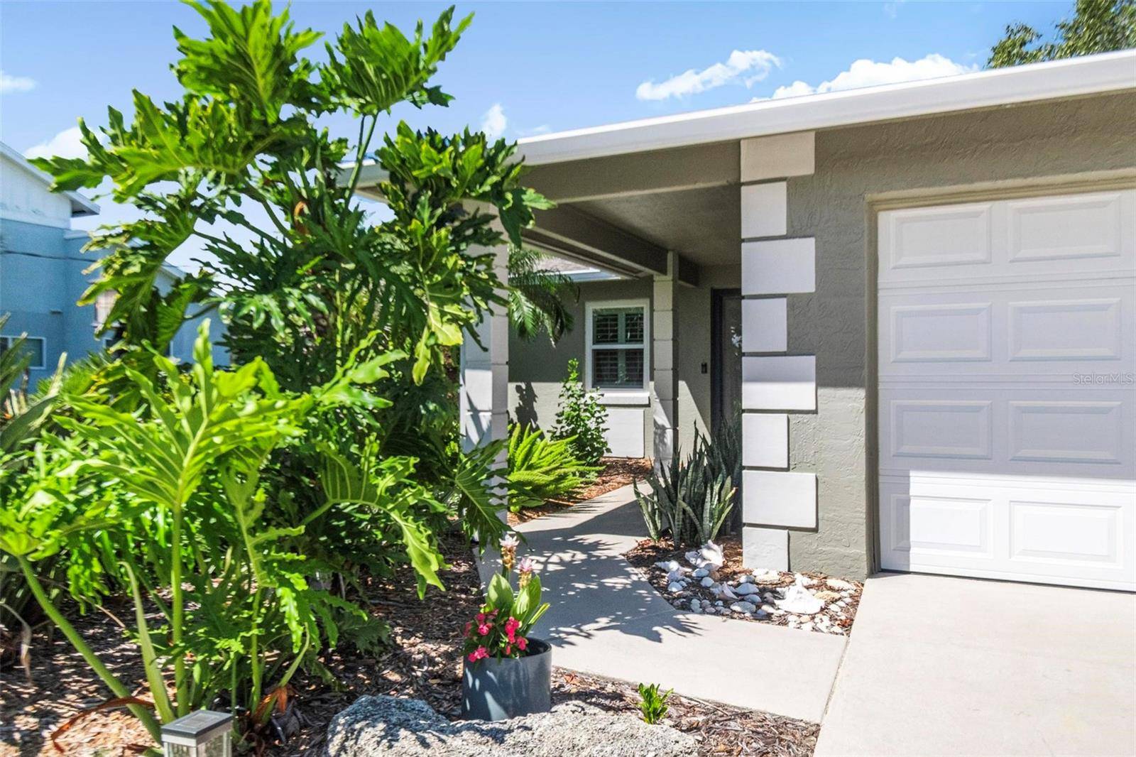 8 FLEMING CT, Palm Coast, FL 32137