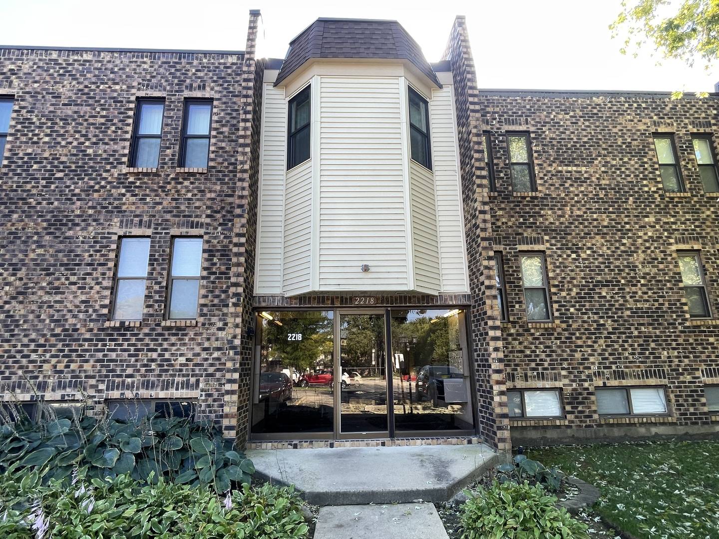 2218 Country Club DR #22, Woodridge, IL 60517