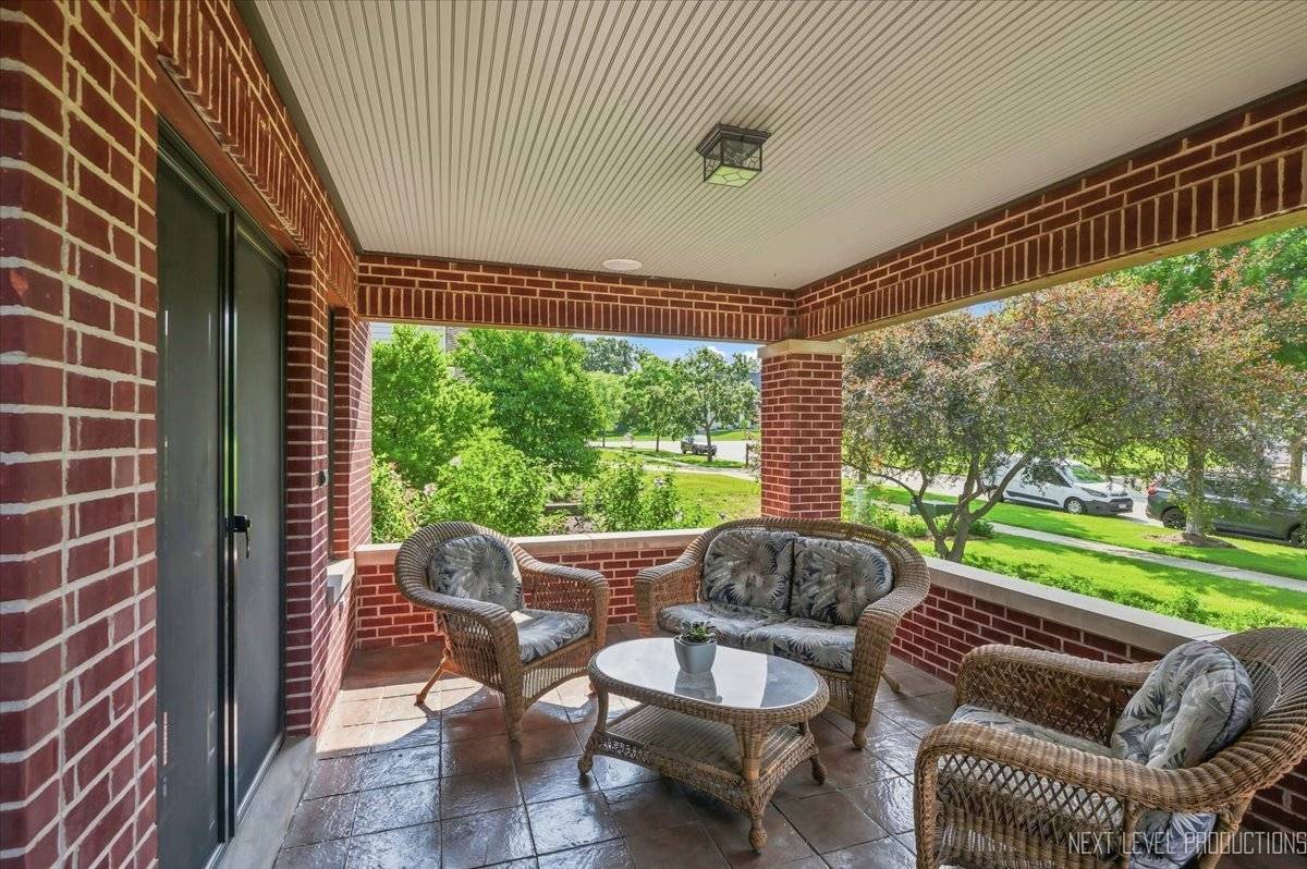 627 Ritter DR, Batavia, IL 60510