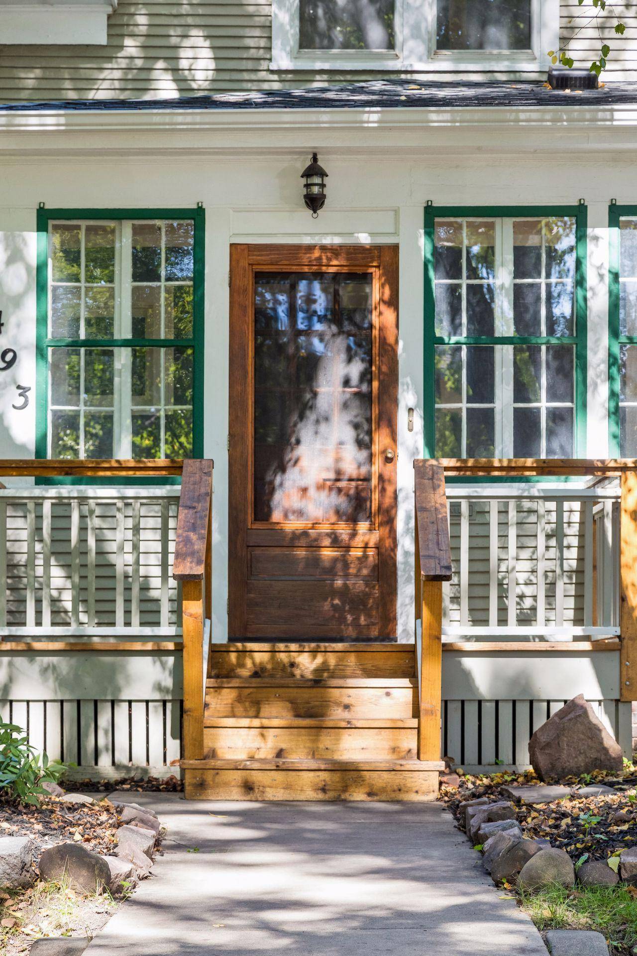 1493 Lincoln AVE, Saint Paul, MN 55105