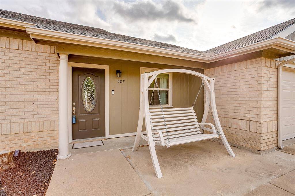 507 Heather Drive, Granbury, TX 76048