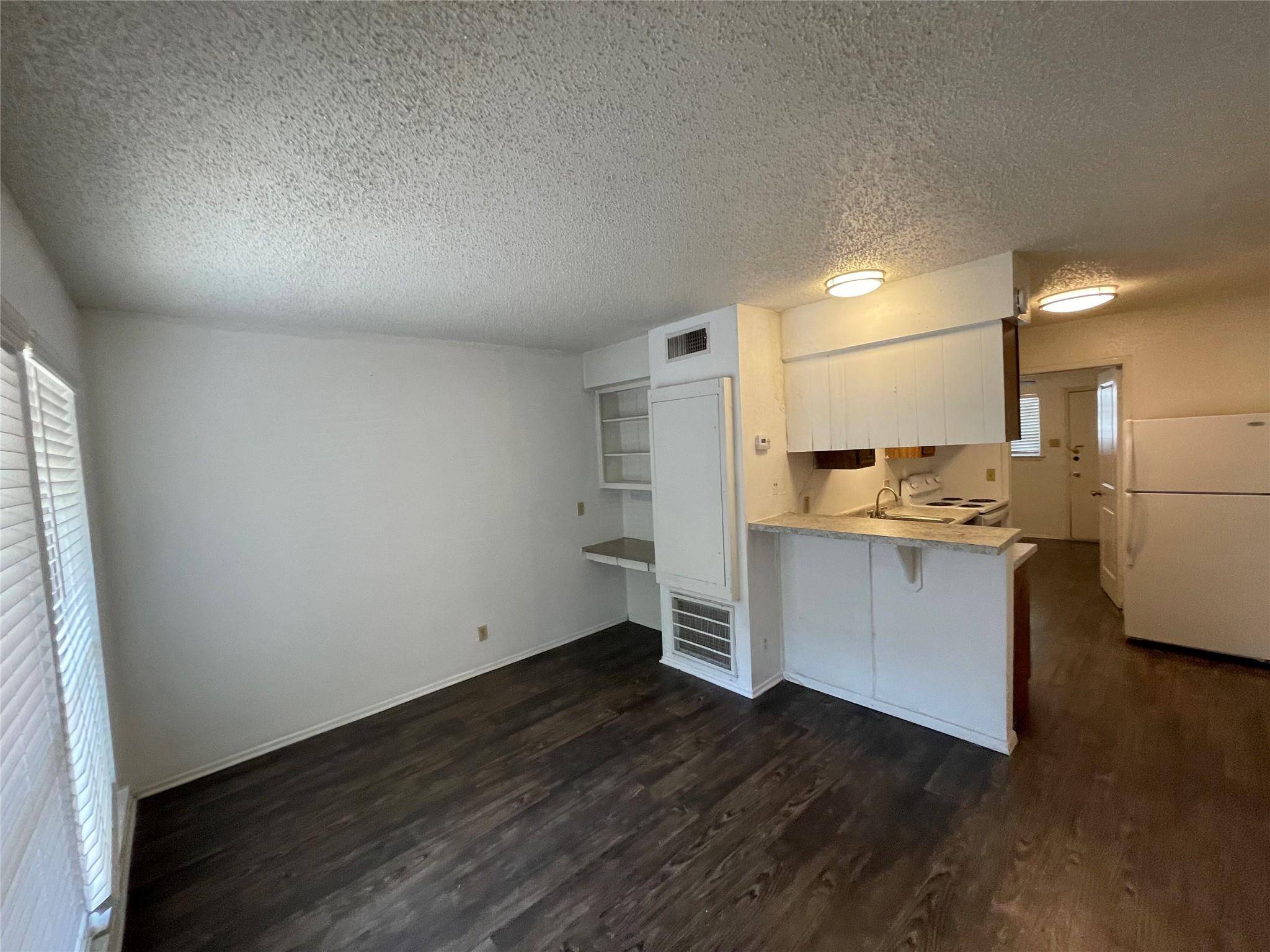 2801 Hemphill PARK #A102, Austin, TX 78705