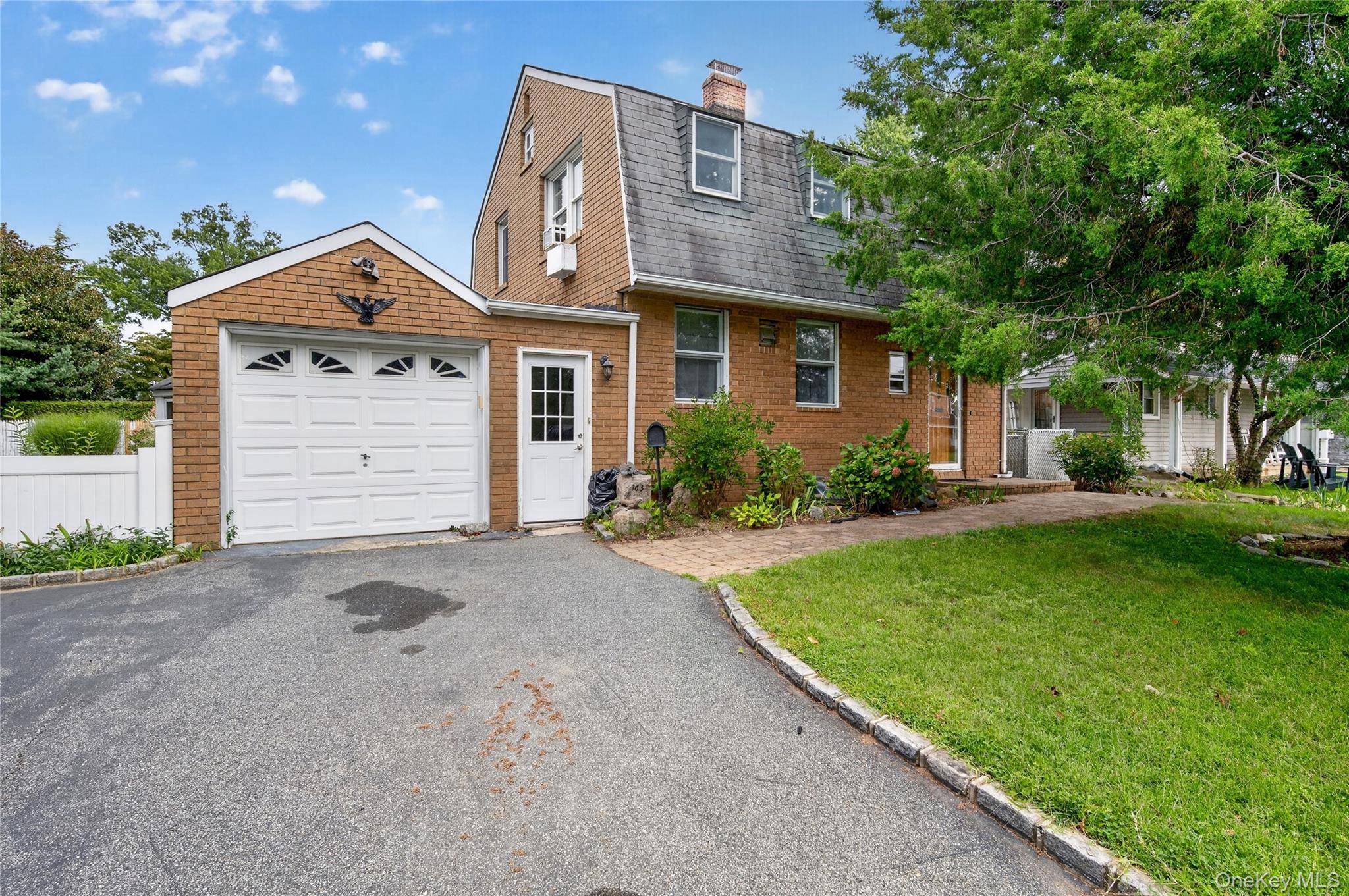 163 Earl ST, Westbury, NY 11590