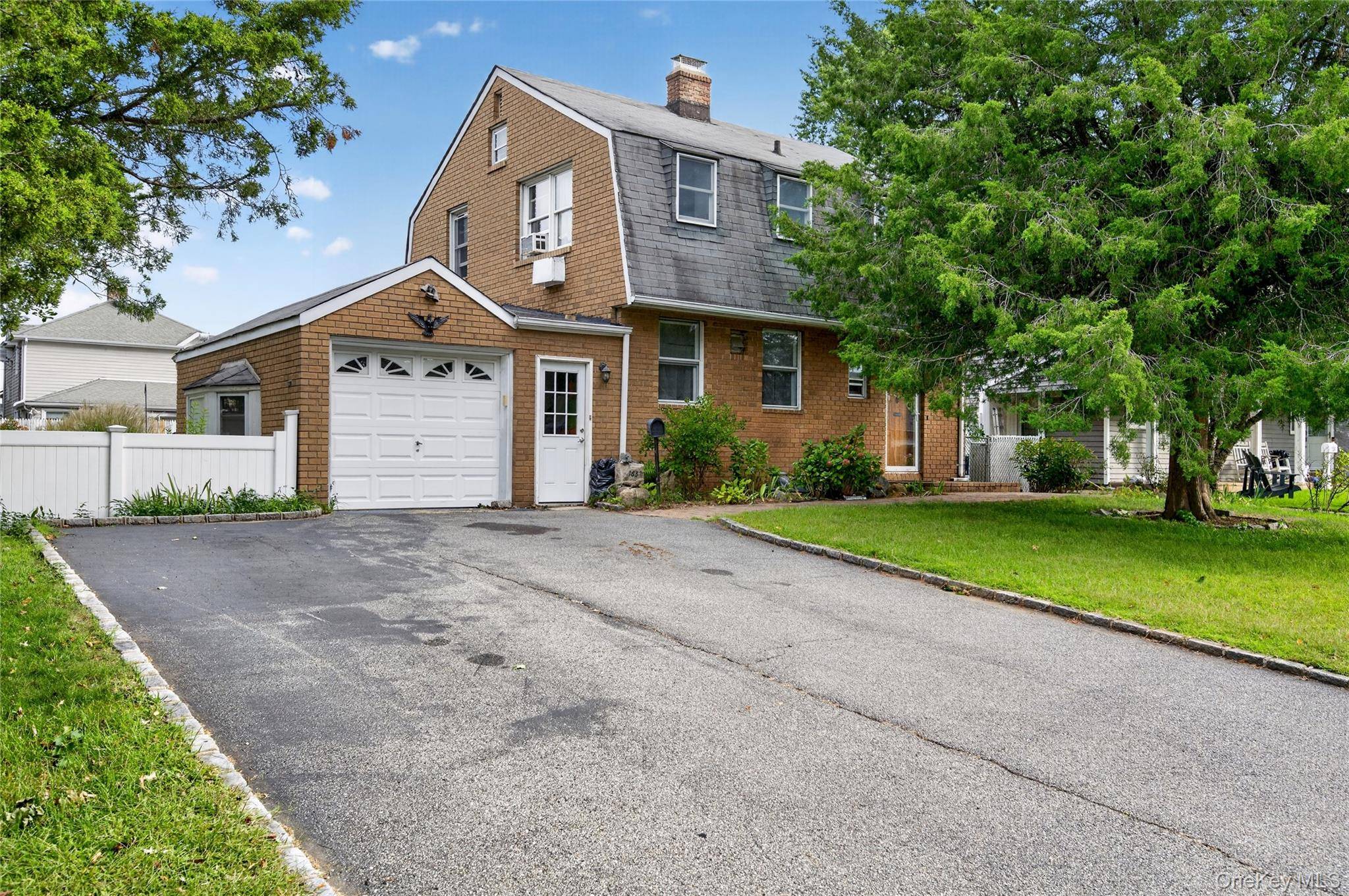 163 Earl ST, Westbury, NY 11590