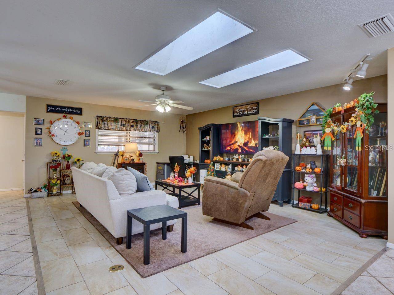 31126 PRESTWICK AVE, Sorrento, FL 32776