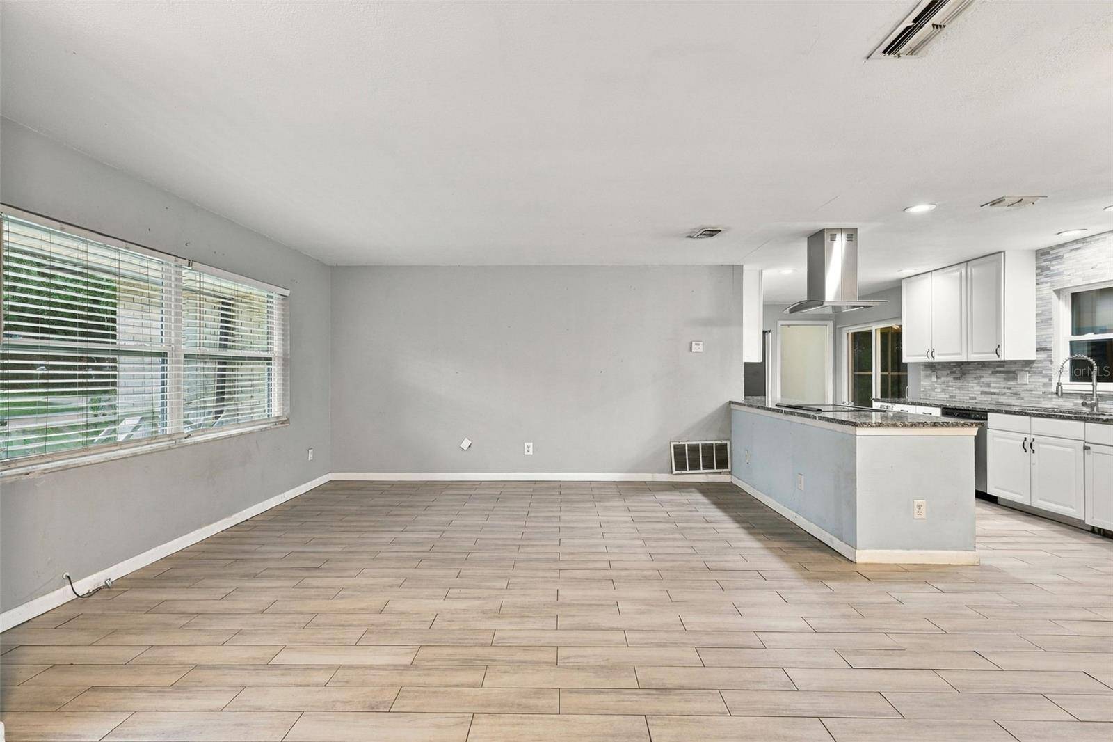 101 HIGHLAND AVE, Debary, FL 32713