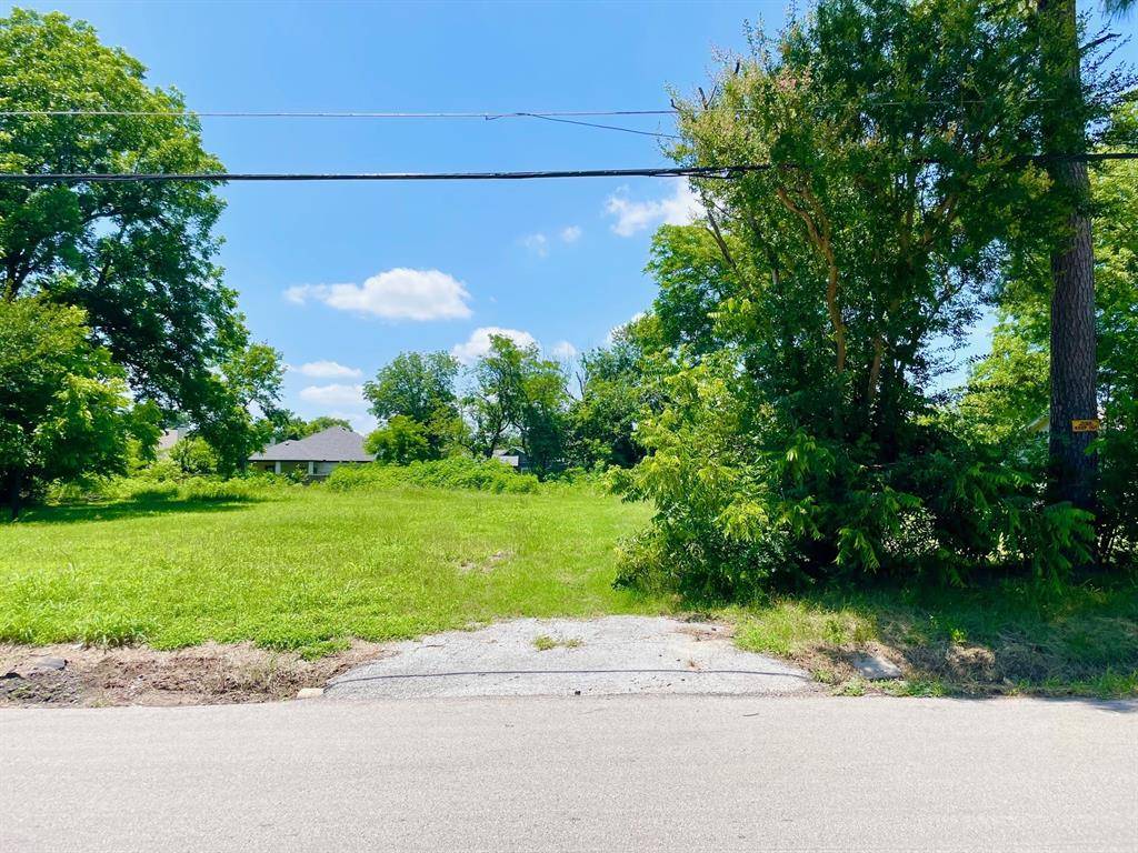 806 S Medora Street, Terrell, TX 75160