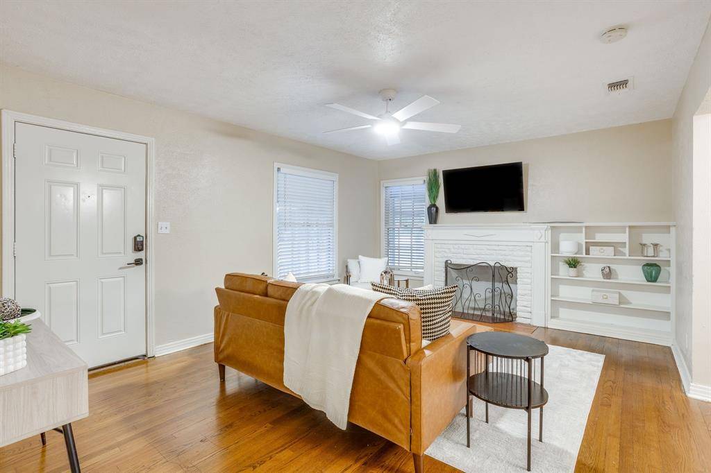 3500 Corto Avenue, Fort Worth, TX 76109