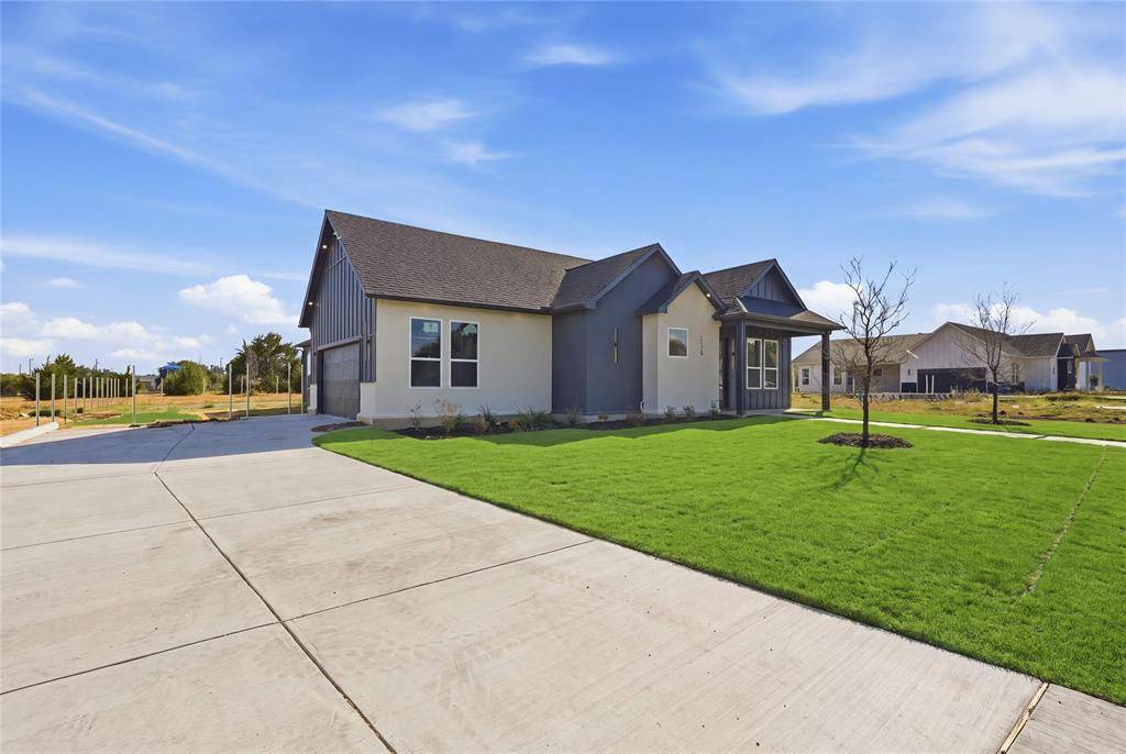 1126 Gannon Lane, Desoto, TX 75115