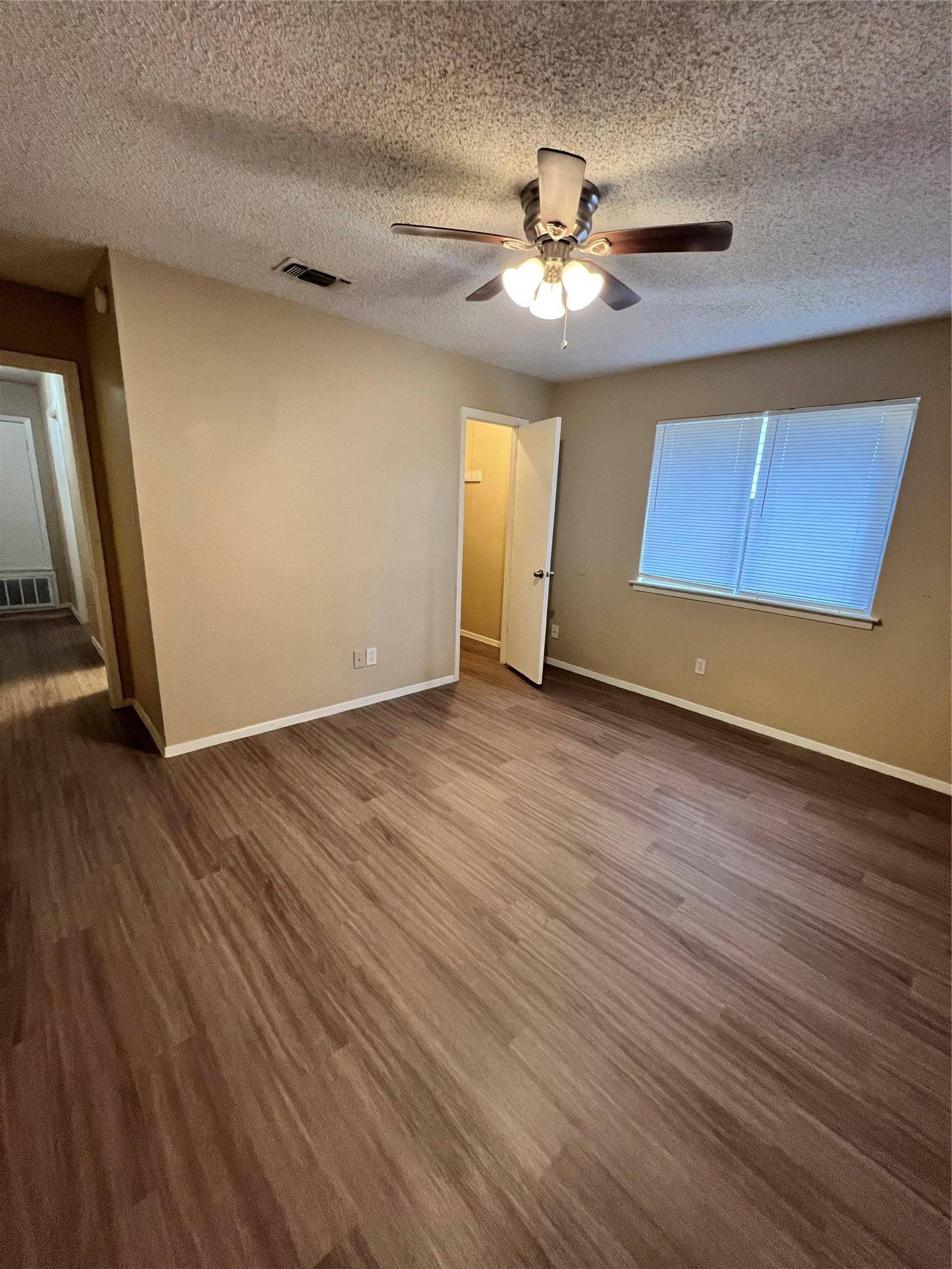 418 Linden ST #B, Bastrop, TX 78602