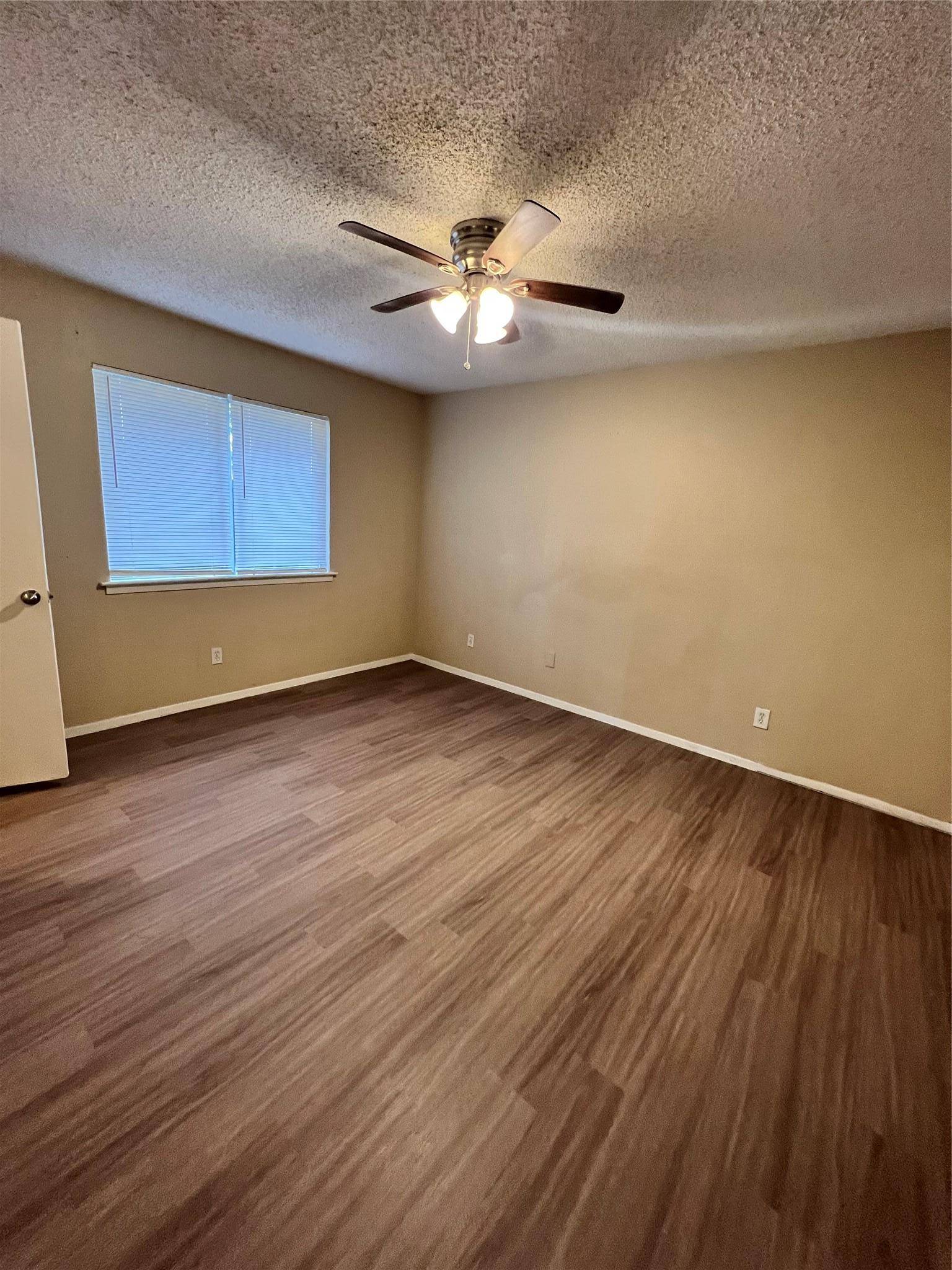 418 Linden ST #B, Bastrop, TX 78602