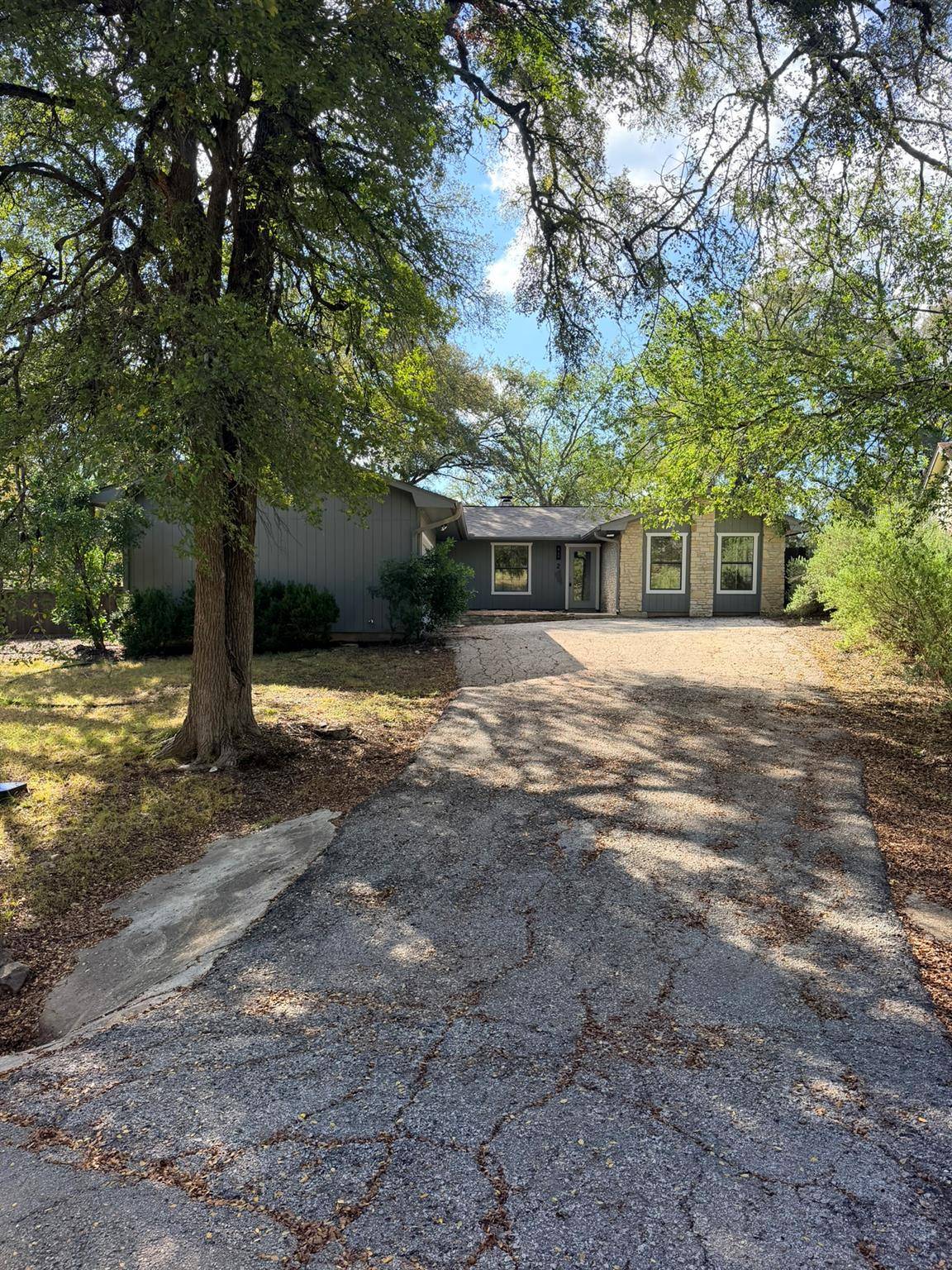 2 Acacia DR, Wimberley, TX 78676