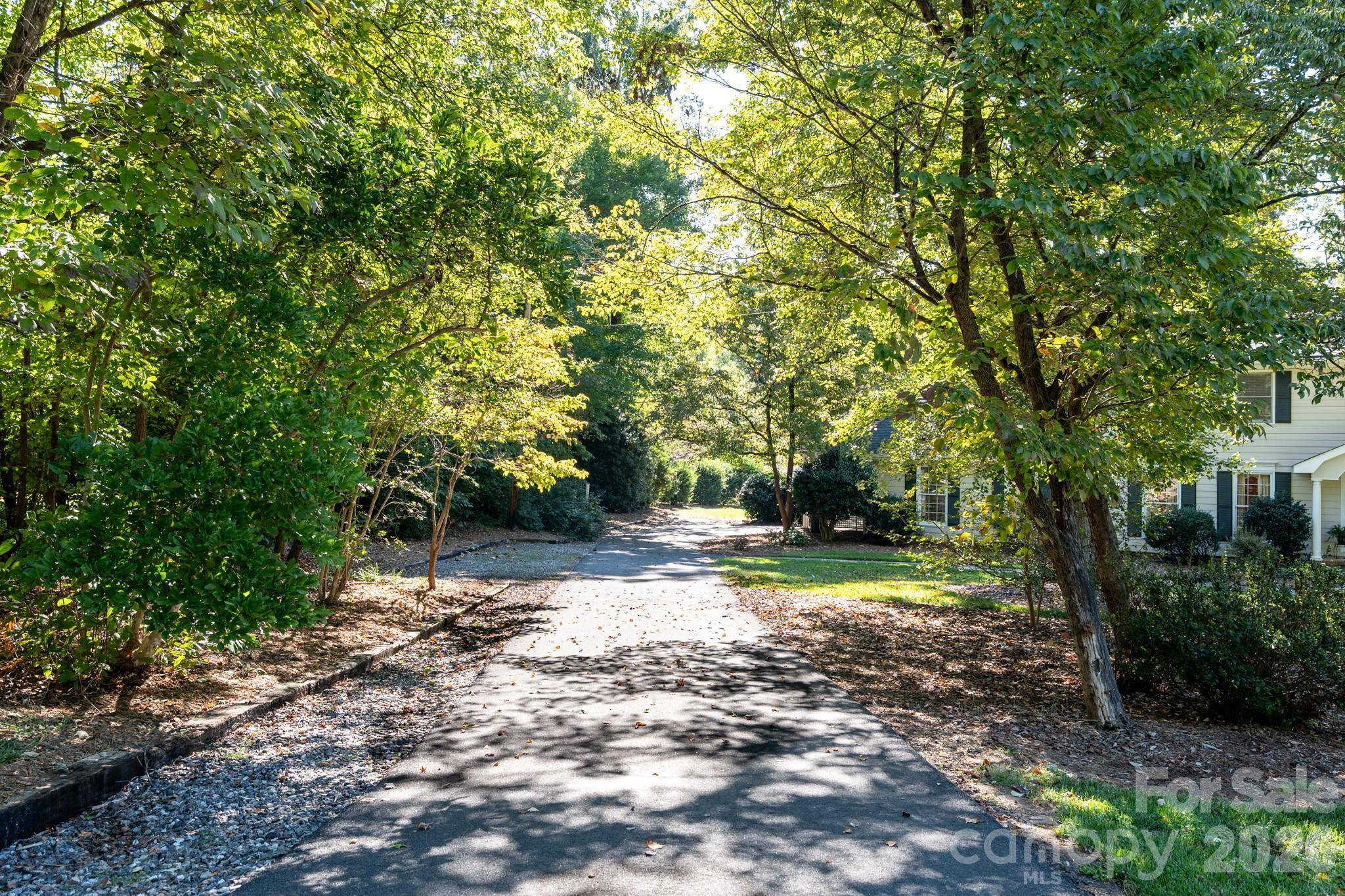 233 Nottingham CIR, Statesville, NC 28625