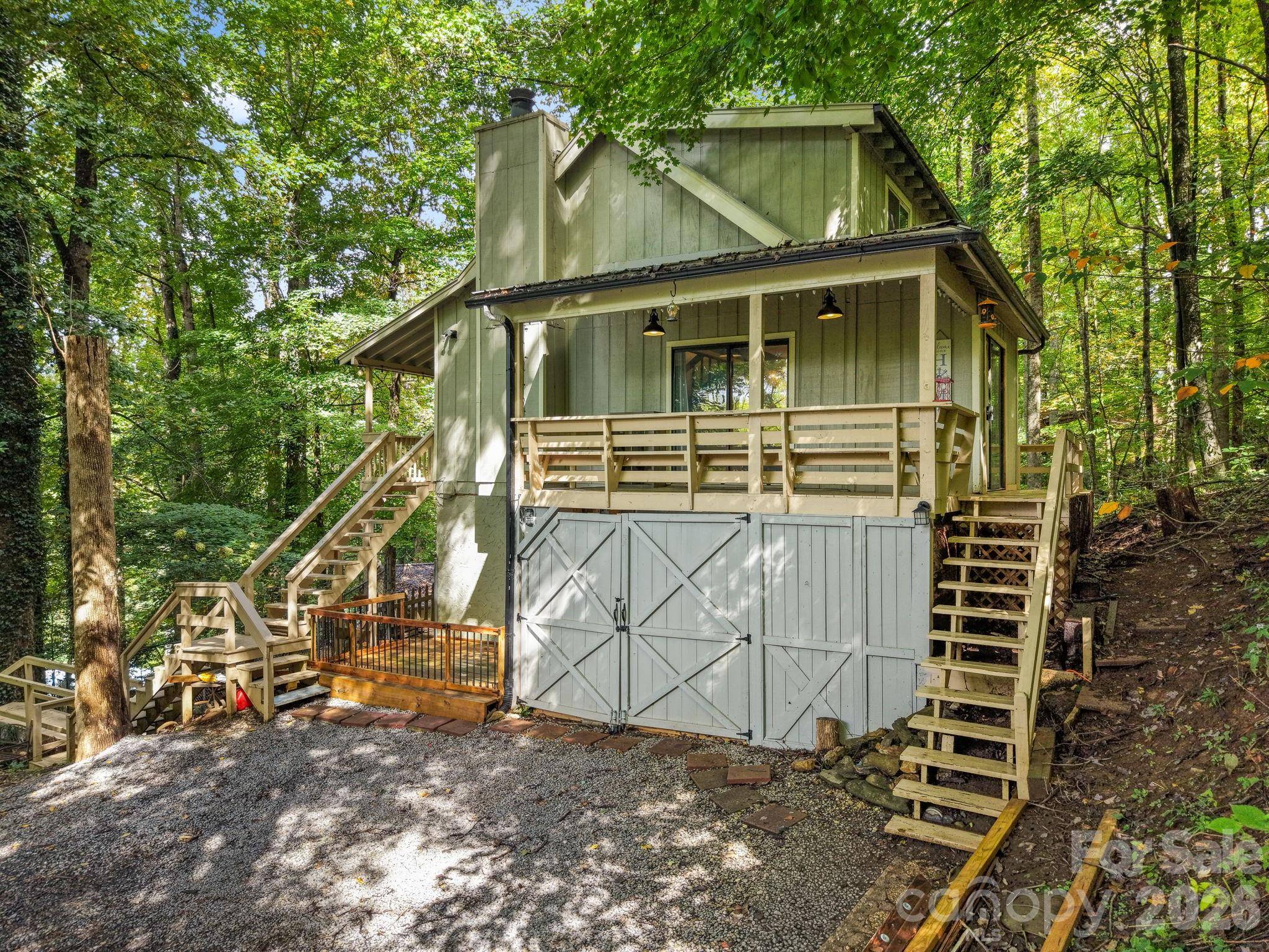 105 Shirley DR, Maggie Valley, NC 28751