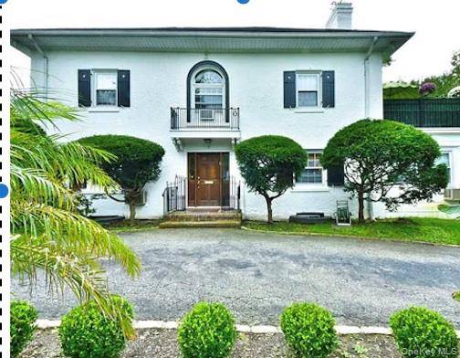 2 Arleigh RD, Great Neck, NY 11021